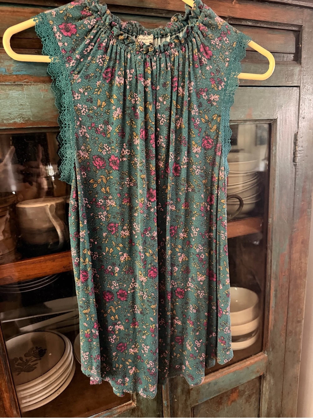 Eyeshadow Teal Floral Sleeveless Top with Pink Accents